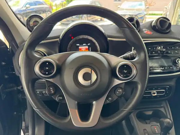 SMART FORFOUR (16/18)