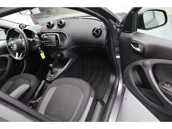 SMART FORFOUR (11/18)