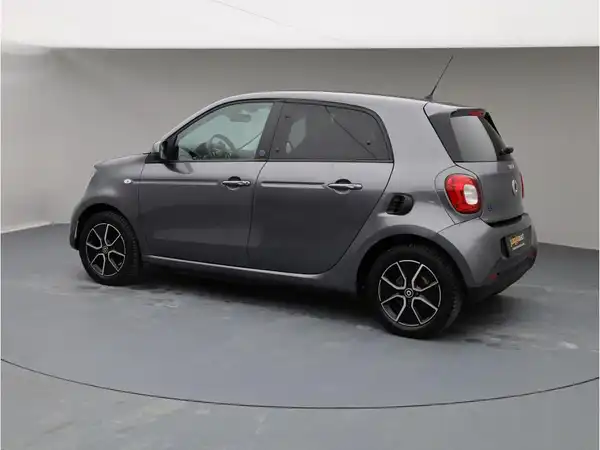 SMART FORFOUR (4/18)