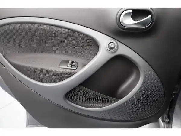 SMART FORFOUR (9/18)