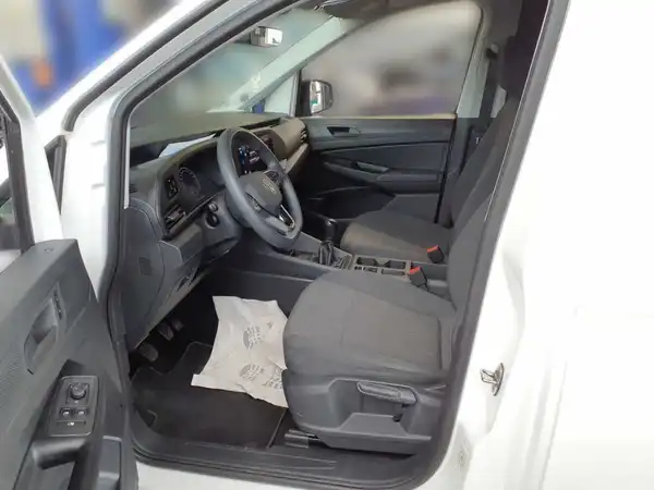 VW CADDY (6/9)