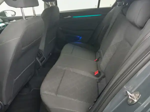 VW GOLF (11/18)