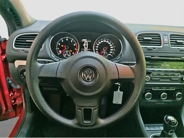 VW GOLF (11/16)