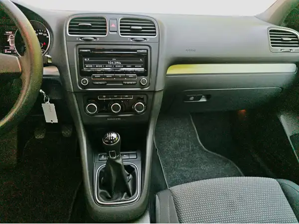 VW GOLF (12/16)