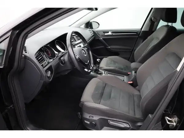 VW GOLF (11/26)