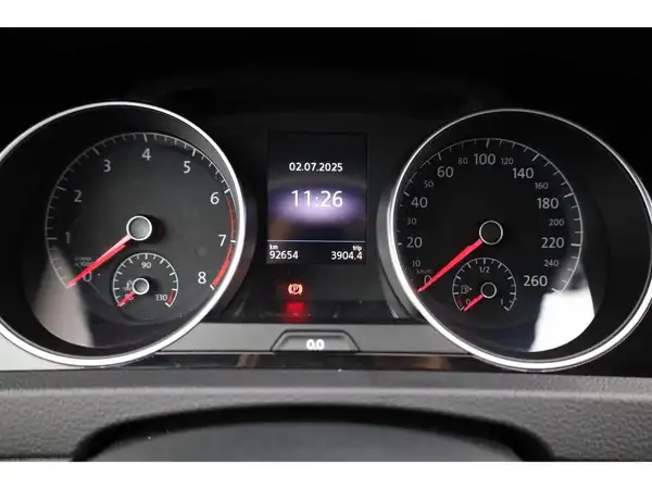 VW GOLF (16/26)
