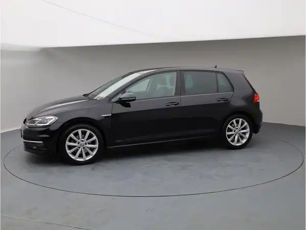 VW GOLF (3/26)
