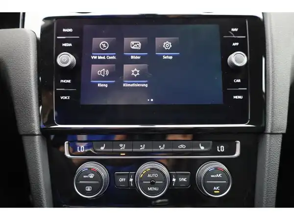VW GOLF (21/26)