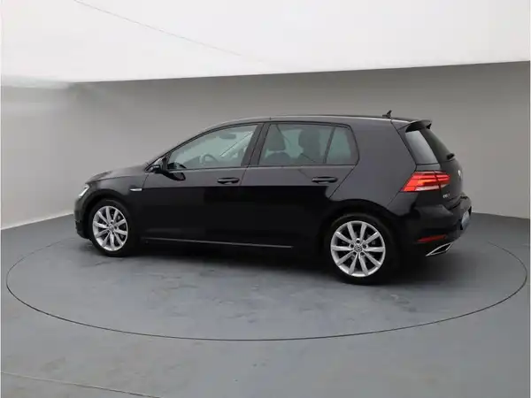 VW GOLF (4/26)