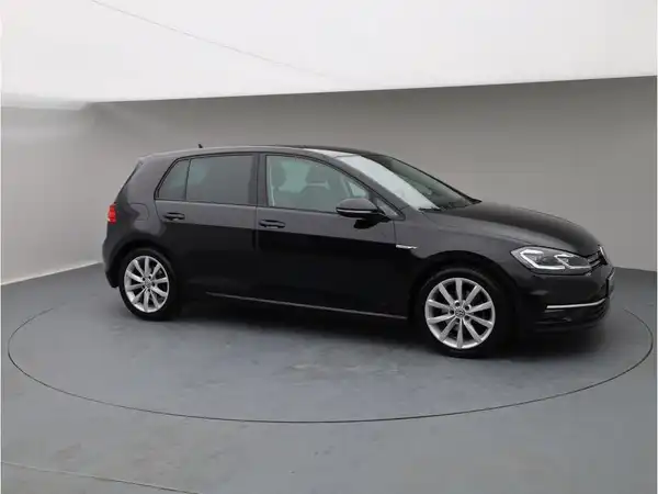 VW GOLF (8/26)