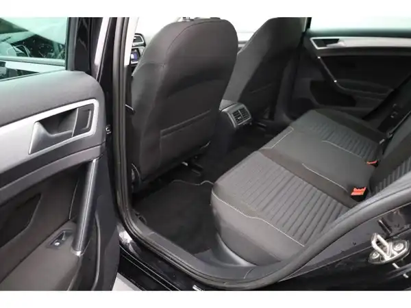 VW GOLF (12/23)