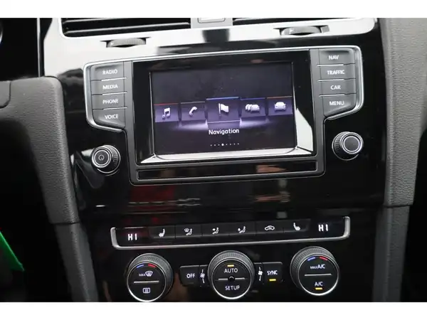 VW GOLF (18/23)