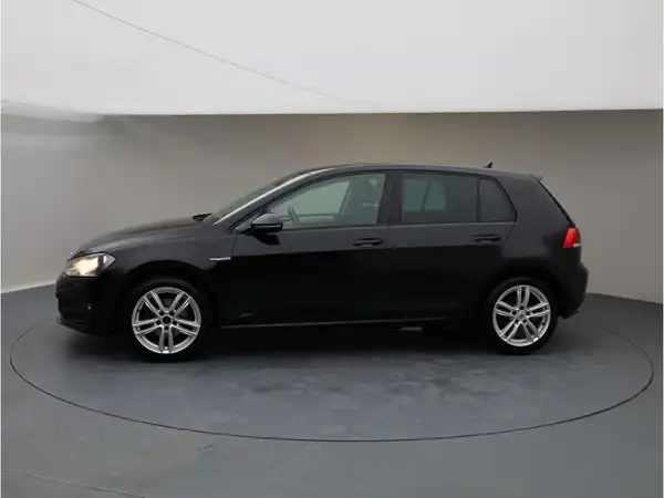 VW GOLF (3/23)