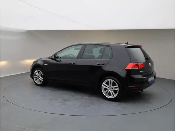 VW GOLF (4/23)