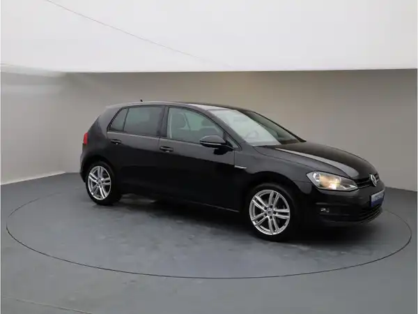 VW GOLF (8/23)