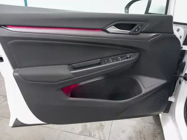 VW GOLF (10/19)
