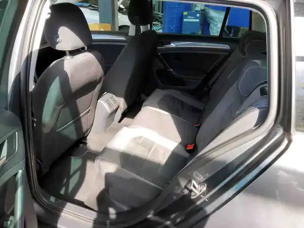 VW GOLF VARIANT (7/8)