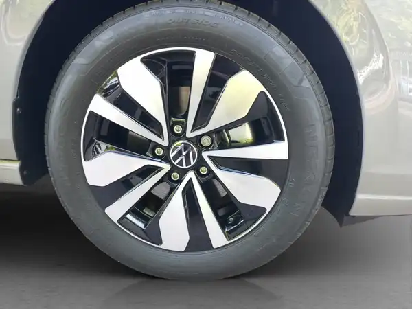 VW GOLF VARIANT (16/16)