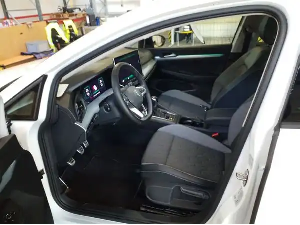 VW GOLF (4/6)