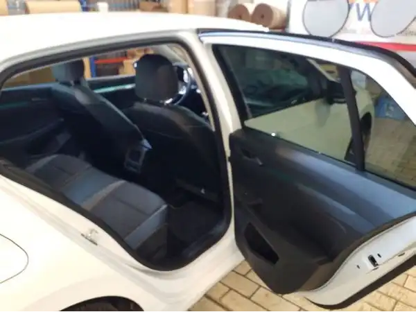 VW GOLF (6/6)