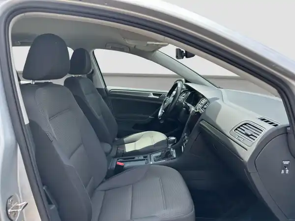 VW E-GOLF (15/17)