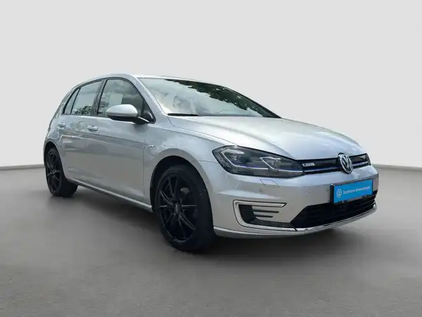 VW E-GOLF (4/17)