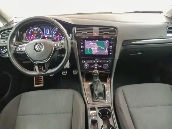 VW GOLF (13/21)