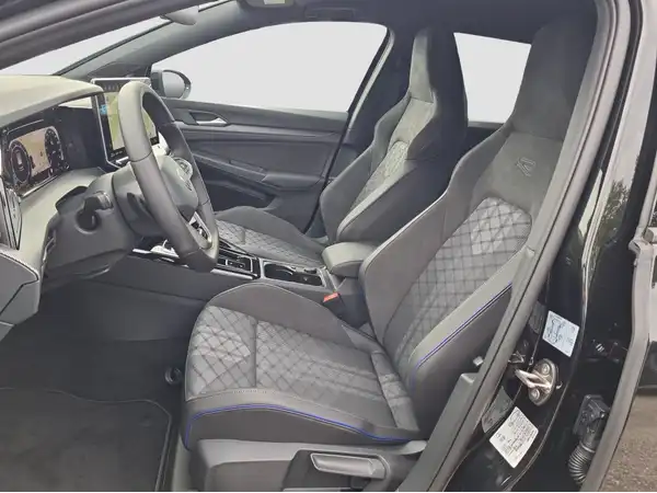 VW GOLF VARIANT (8/17)