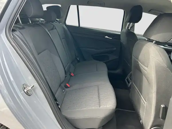 VW GOLF VARIANT (15/16)