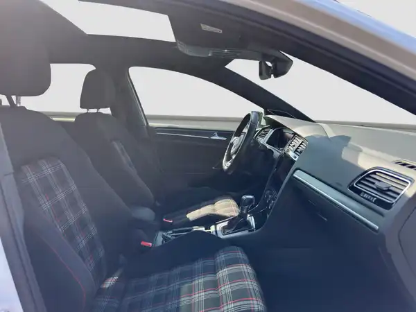 VW GOLF GTI (15/17)
