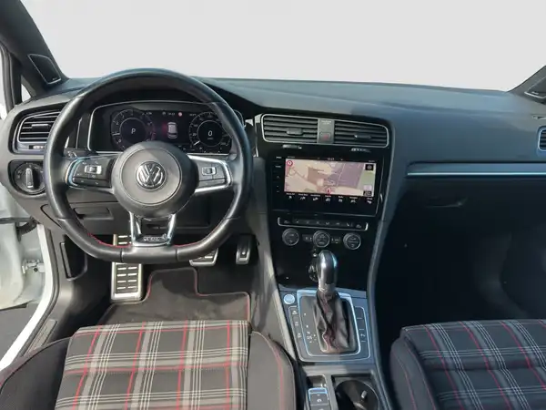 VW GOLF GTI (10/17)