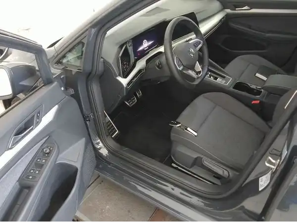 VW GOLF (6/9)