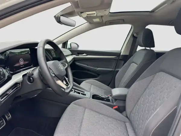 VW GOLF (8/17)