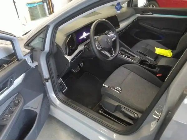 VW GOLF (6/9)