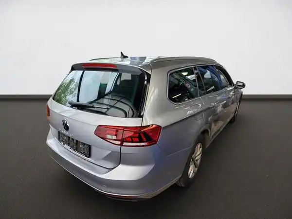 VW PASSAT VARIANT (3/3)