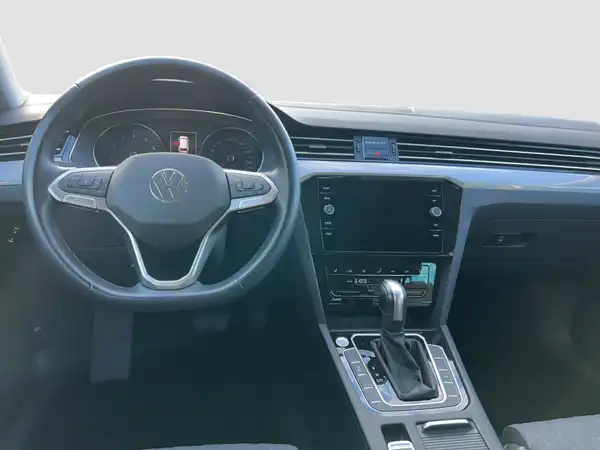 VW PASSAT VARIANT (10/16)