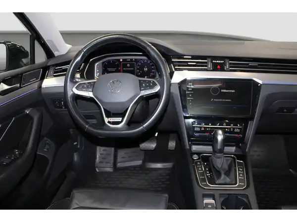 VW PASSAT VARIANT (10/13)