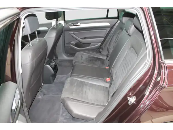 VW PASSAT VARIANT (9/12)