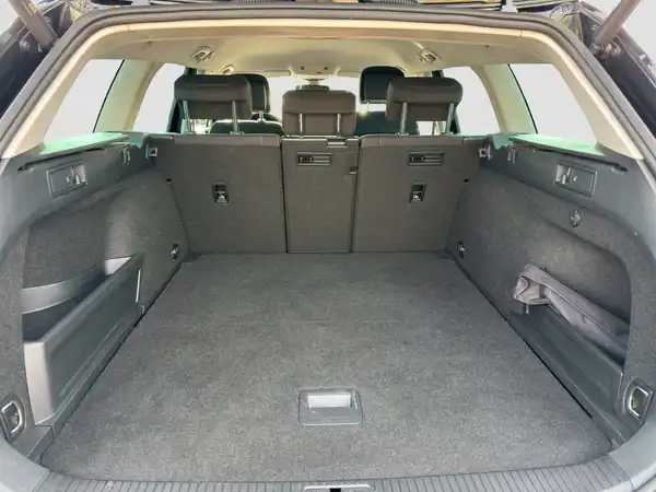 VW PASSAT VARIANT (13/16)