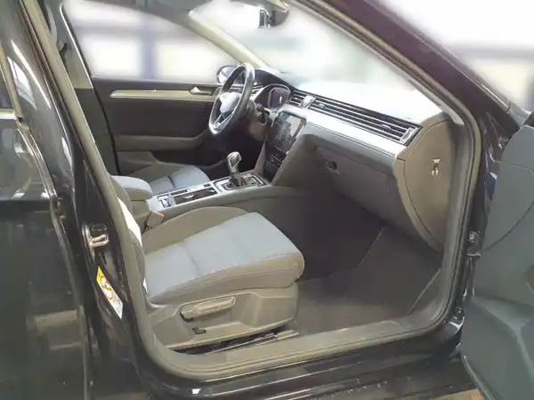 VW PASSAT VARIANT (7/7)