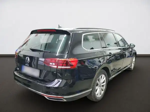 VW PASSAT VARIANT (3/4)