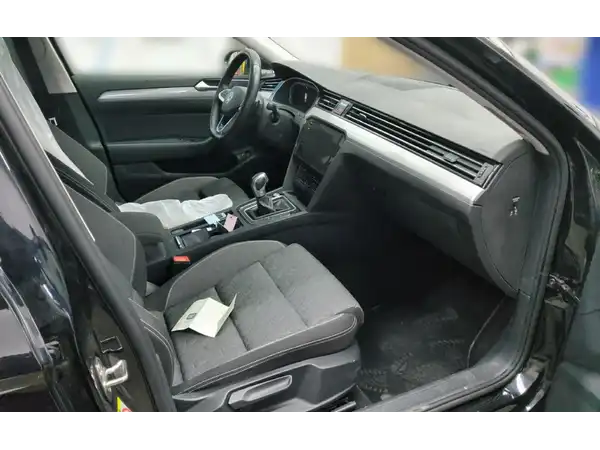 VW PASSAT VARIANT (4/4)