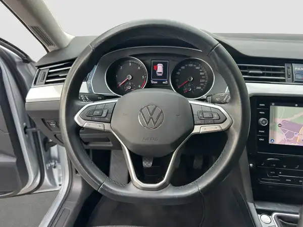 VW PASSAT VARIANT (11/16)