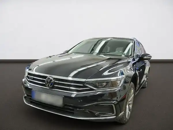 VW PASSAT VARIANT (2/3)