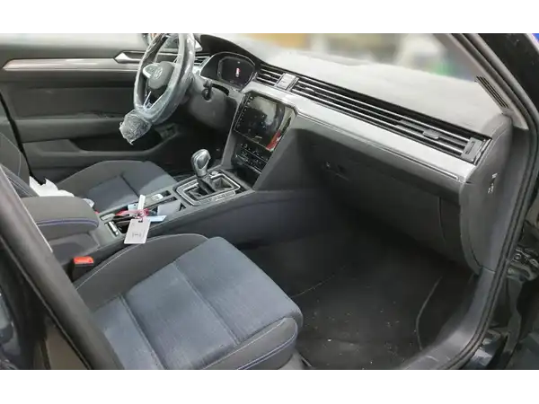 VW PASSAT VARIANT (3/3)