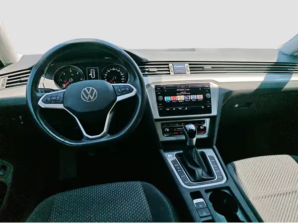 VW PASSAT VARIANT (10/16)