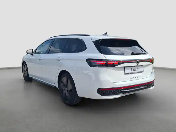 VW PASSAT (7/17)
