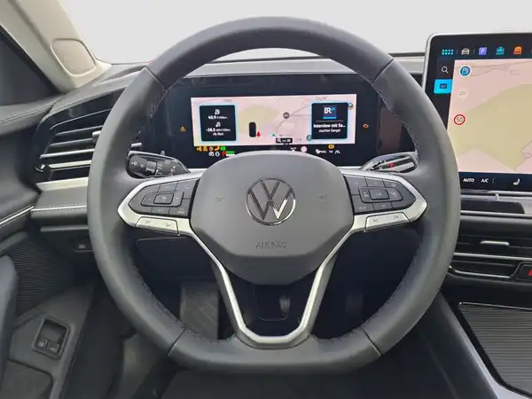 VW PASSAT (11/17)
