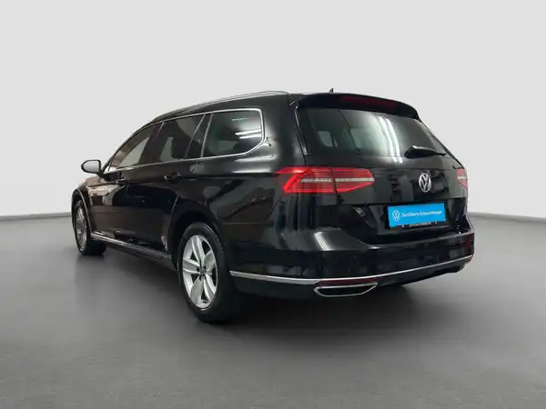 VW PASSAT VARIANT (7/17)