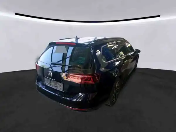 VW PASSAT VARIANT (3/4)